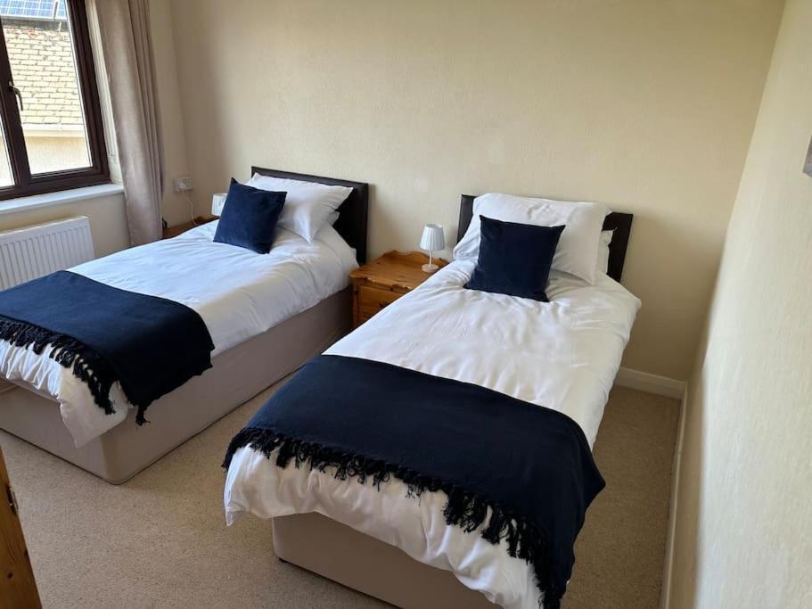 Offa'S Lodge Family Home Quiet Area With Sea Views برستاتين المظهر الخارجي الصورة