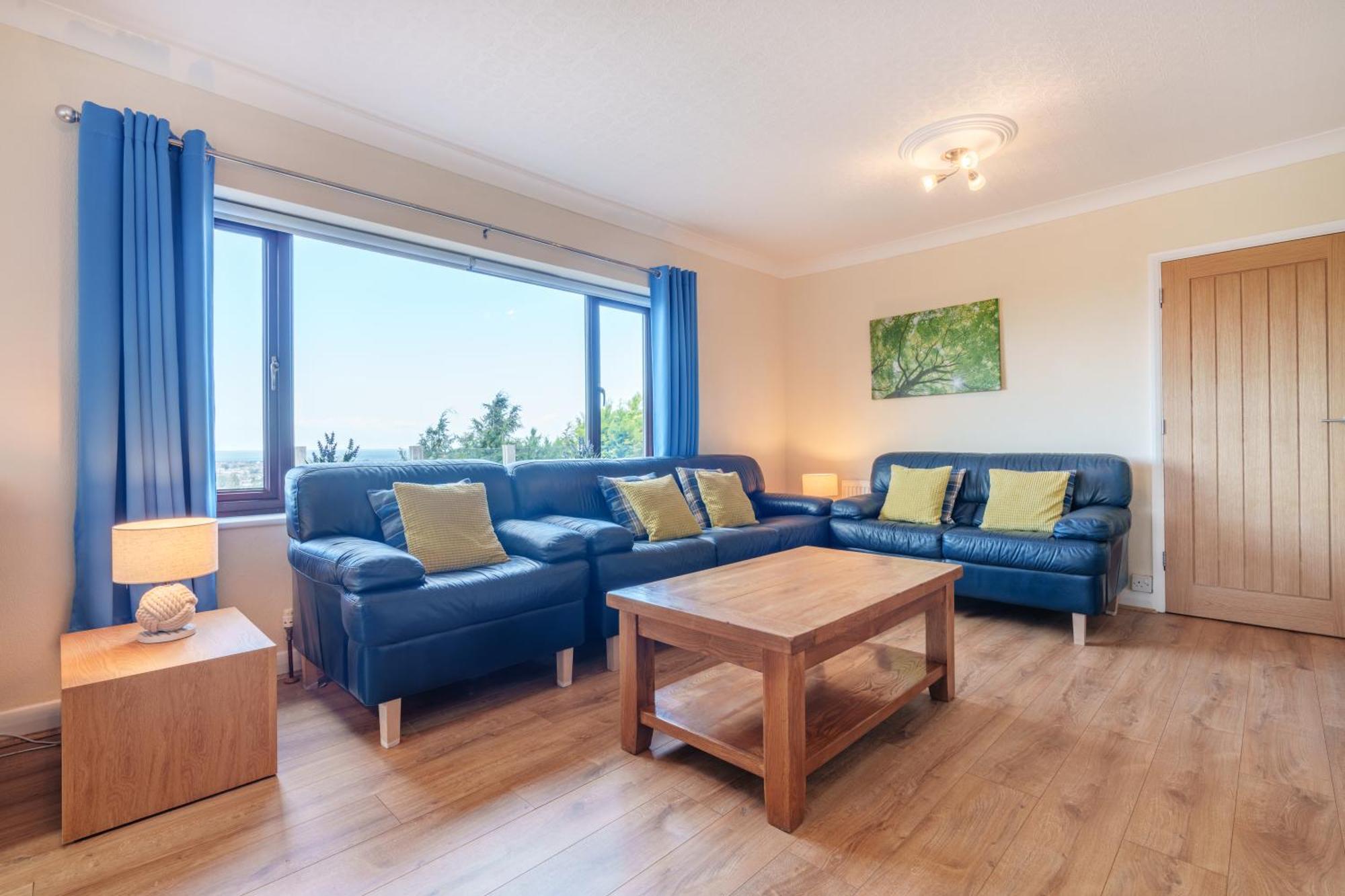 Offa'S Lodge Family Home Quiet Area With Sea Views برستاتين المظهر الخارجي الصورة